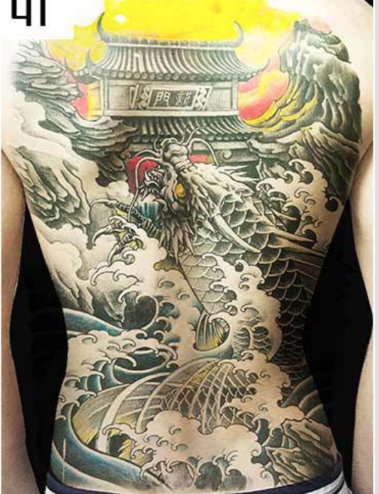 Hình xăm dán tattoo kín lưng đang trở thành trào lưu mới tại Việt Nam. Với những mẫu hình được thiết kế theo yêu cầu của khách hàng, bạn có thể tự tin khoe với bạn bè bộ xăm phong cách của mình. Hãy đến ngay với chúng tôi để sở hữu một mẫu tattoo kín lưng đẹp và cá tính.