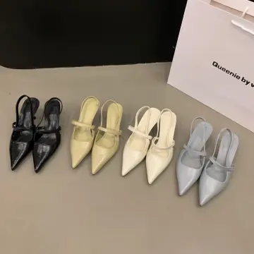 Casual heels closed on sale toe