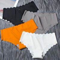 【Wrist watch】 Seamless Silk Panties Color Briefs Soft Breathable Underpant Cotton Crotch Female ！