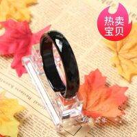 สร้อยข้อมือตัดโมราคริสตัลสีดำแฟชั่นที่มีความกว้างแมงกานีสสปริง