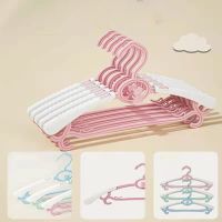 10PCS Kids Clothes Hanger Racks Adjustable Plastic Display Hangers Windproof Non-slip Coats Hanger Baby Clothing Organizer Clothes Hangers Pegs