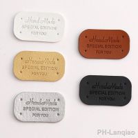 【LZ】✌  PU Leather Labels Tags para Vestuário Artesanal Sacos e Sapatos Materiais de Decoração Suprimentos DIY Costura Artesanato Acessórios Vestuário 20Pcs
