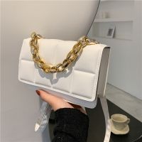 [Free ship] simple design chain foreign style square womens 2021 new trendy casual and practical one-shoulder Messenger