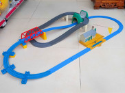 SECOND HAND CÓ ĐỘNG CƠ 90% Mô hình đường ray xe lửa TOMY Thomas Big Set