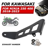 อุปกรณ์เสริมสำหรับรถมอเตอร์ไซค์คาวาซากินินจา400 250 Ninja250 Gantungan Knalpot 2021 2022 2023