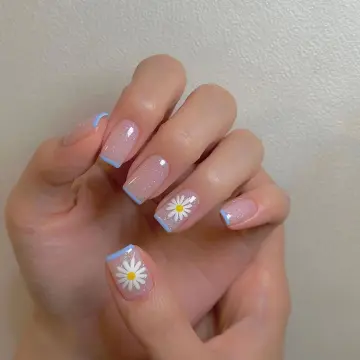 Daisy's Nails