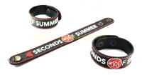 5 Seconds of Summer ริสแบนด์ วงดนตรี wristband ร็อค อีโม เดธ แทรส เมทัล ป๊อป เกาหลี วัสดุ ยางซิลิโคน เกรดพรีเมี่ยม ปั๊มนูน พรีเมี่ยม 2-3 วันรับของ 5SR174NNN