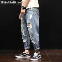 ▤♛۩ Calça jeans masculina de verão rasgada comprimento tornozelo plus size 38 40 42 harém calças hip hop denim riscado solto meninos calça azul legal