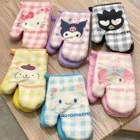 พร้อมส่ง ถุงมือจับของร้อน Sanrio