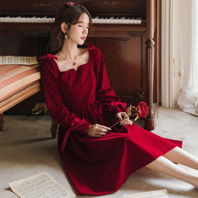 วินเทจสีแดงชุดสตรีฤดูใบไม้ร่วงและฤดูหนาว2022ใหม่กำมะหยี่ฝรั่งเศสกับฤดูหนาวกระโปรงสแควร์คอ Underlay กุทัณฑ์กระโปรง