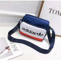 ADIDASกระเป๋าคาดเอว คาดอก สะพายหลัง สะพายข้าง สุดเท่ห์(ขนาดกว้าง22cmสูง16cm)