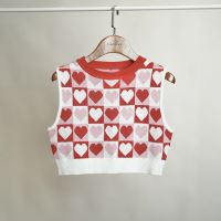 [Pre -Order] CIRCULAR  knitwear เสื้อครอป นิ้ตติ้ง ผู้หญิง แขนกุด ลายหัวใจใหญ่ รุ่น “Circular chess board heart”