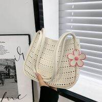 [COD] Bucket-shaped 2023 new womens bag fashion all-match hollow spring and summer one-shoulder Messenger large