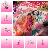 barbie ตุ๊กตาบาร์บี้ ตุ๊กตาบาร์บี้ พวงกุญแจ พวงกุนแจน่ารัก ตัวอักษรสำหรับเด็ก พวงกุญแจตุ๊กตาบาร์บี้อะคริลิค อะคริลิค จี้พู่ห้อย แฟชั่นสำหรับผู้หญิง พวงกุญแจรูปกุญแจ อุปกรณ์เครื่องประดับอัญมณี