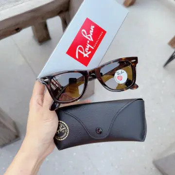 Ray-Ban New Wayfarer có phiên bản màu đen không?
