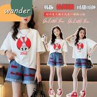 WANDER ชุดเช็ตเด็กผญ เสื้อยืดแขนสั้นเด็กหญิง พิมพ์ลายการ์ตูนแฟชั่นเกาหลี ชุดเซ็ต2ชิ้นกางเกงขาสั้นผ้ายีนส์คอตตอนเด็กโต 23710