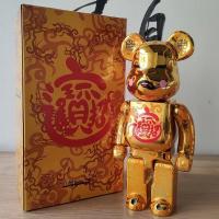 Bearbrick 400% 28เซนติเมตรอาคารบล็อกหมีดึงดูดความมั่งคั่งเทพเจ้าแห่งความมั่งคั่งสุทธิสีแดงตกแต่งหญิงของขวัญวันเกิด