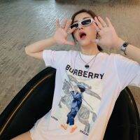 ◕❅ 【พร้อม】ใหม่เดิม BURBURRY เสื้อยืดสำหรับผู้ชายเสื้อผ้าสตรีชั้นแขนสั้นจดหมายเสื้อผ้าฝ้ายแท้เสื้อยืดที่มีแท็ก