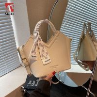 --nxkb238805❁  Maito niche is popular this year the new design bag handbag fashion joker inclined shoulder bag portable bucket bag female