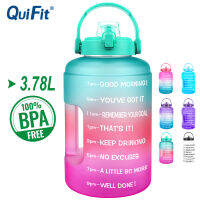 QuiFit 3.78L 128OZแกลลอนกระบอกน้ำกว้างปากและล็อคFlip-Flopฝาปิดเวลาสร้างแรงบันดาลใจMarker Leakproof Infuser BPAโทรศัพท์โทรฟรีผู้ถือที่จับขวดนมสำหรับออกกำลังกายกีฬา