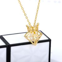 Fashion Crown Shape Pendant Necklaces Collar Chain Necklace Choker Shiny Necklace for Women man Jewelry Christmas Gifts