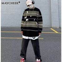 MAYCHEER เสื้อกันหนาวแบบถักหลวมดีไซน์แบบมีรูขาดสำหรับผู้ชายสไตล์ขี้เกียจเสื้อกันหนาวลายทางอเมริกาแบบย้อนยุค