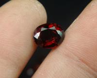 พลอย โกเมน { GARNET } 3.01 ct. เนื้อแก้ว สีแดงแป๊ดดด !!! พลอยดิบธรรมชาติ #อัญมณีประจำราศีราศีมังกร (14 ม.ค. – 13 ก.พ.)  ♡ รูปทรง ไข่  ♡ ค่าความแข็ง 7  ♡ คุณภาพ VVS  ♡ ขนาด 7.5 x 9.1 x 5.0 mm.  ♡ แหล่งที่มา ประเทศ Africa