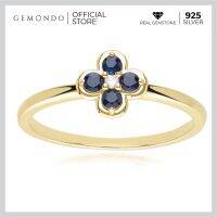 Gemondo แหวนทองคำ 9K ประดับไพลิน (Blue Sapphire) และเพชร (Diamond) ทรงดอกไม้ล้อมสไตล์คลาสสิก