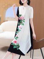 ○ Aiden001 Average Size Dress Wide Wife Skirt Summer Female Mother Summer Dress V-Neck Large Size Chinese A-Line Dress WW097