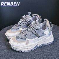 ✠№℡ RENBEN รุ่นเกาหลีของรองเท้าพ่อใหม่บางหนาด้านล่างสีขาวรองเท้านักเรียนทุกการแข่งขันกีฬารองเท้าลําลอง