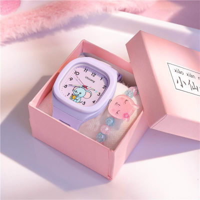 【คลังสินค้าพร้อม】นาฬิกาควอทซ์สำหรับผู้หญิงใหม่แฟชั่นเกาหลีสแควร์นาฬิกาดิจิตอลมูลค่าสูง