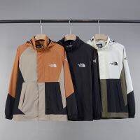 รุ่น NORTH FACE เวอร์ชันอเมริกาเหนือของแจ็คเก็ตกันลมคู่รุ่นคลาสสิกเครื่องมือเสื้อแจ็คเก็ตคู่สีกีฬาลำลองทุกชุดแจ็คเก็ตมีฮู้ด