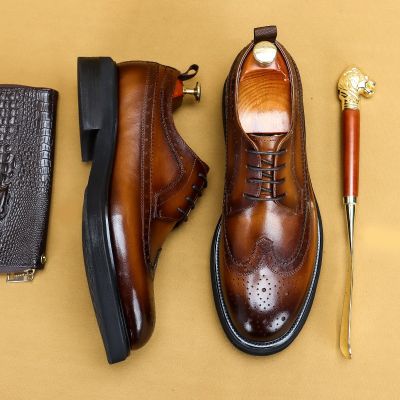 Casual Leather สำหรับบุรุษรองเท้าแฟชั่นคลาสสิก Brogues หรูหราหนังวัวแท้ส้นหนาแฮนด์เมดรองเท้าทางการงานแต่งงานของผู้ชายสีดำ