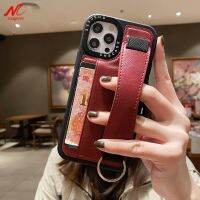 [Hot K] สล็อตสายรัดข้อมือกระเป๋าสตางค์เคสหนังสำหรับ iPhone 13 14 11 12 Pro X Xs Max Xr 7 8 6S 14 Plus SE 2020ขาตั้งสายรัดมือฝาครอบ