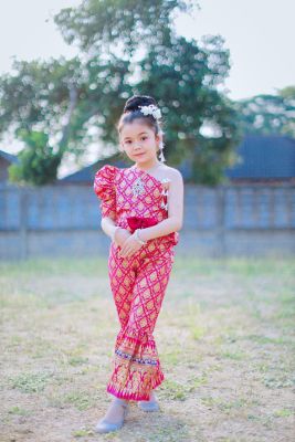 ชุดไทยเด็กหญิง แบบกางเกง
