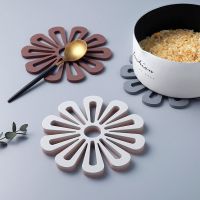 【CC】 Silicone Tableware Insulation Coaster flower Mats Heat-insulated Bowl Placemat Table Tools