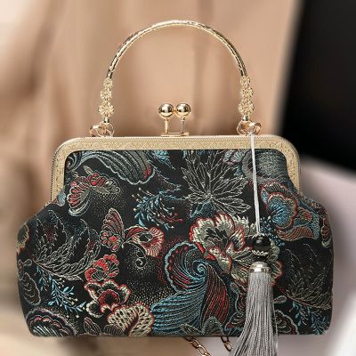 Hot selling cheongsam bag womens 2023 new retro all-match Messenger love flower the of