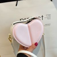[COD] peach heart bag 2023 new ins trendy Messenger simple foreign style popular womens shoulder