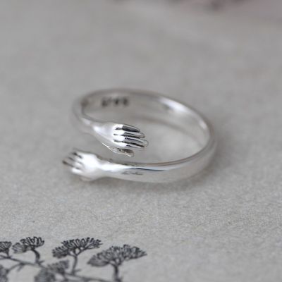 [COD] 金鹿王 S925 แหวนเงินวินเทจแหวนกอดสองมือเครื่องประดับเปิดแหวนเงินไทยสำหรับผู้หญิง