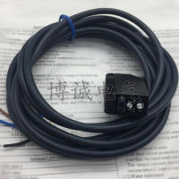 E3Z-D61 NPN 5-10Cm โฟโตอิเล็กทริคเซนเซอร์ใหม่คุณภาพสูง