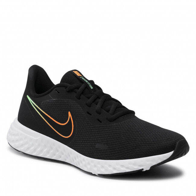 รองเท้าวิ่งผู้ชาย Nike Revolution 5 Lazada.co.th