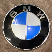 BM ป้าย 1ชิ้น โลโก้ ฝากระโปรง หน้า หลัง logo badge 73 มิลลิเมตร ฟ้า ขาว  E30 E36 E34 E60 E65 E38X3 X5 X6 silver blue white