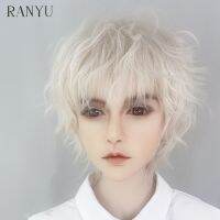 น้ำตาลบลอนด์สั้น RANYU วิกผมสังเคราะห์วิกที่เปลี่ยนสีผมตามอุณหภูมิสูงลอนสังเคราะห์สำหรับทั้งหญิงและชายสำหรับปาร์ตี้คอสเพลย์อนิเมะปลอมทุกวัน