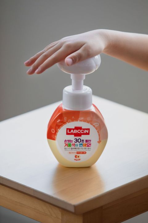 ชุดสุดคุ้ม-รับฟรีหัวปั๊ม-flower-สุด-cute-value-pack-labccin-color-changing-foaming-handwash-berry-refill-แล็บซินโฟมล้างมือเปลี่ยนสีแพคคู่ขวด-รีฟิล-กลิ่นเบอร์รี่