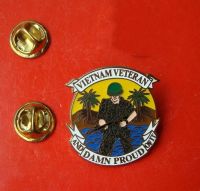 tomwang2012. VIETNAM VETERAN AND DAMN PROUD OF IT LAPEL HAT PIN UP US ARMY BADGE