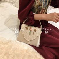 Hot selling bag 2021 new fairy retro court style temperament lace pearl Messenger womens