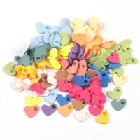 【LZ】❐♨۞  Coração Padrão Etiquetas De Couro Amor Embossing Roupas DIY Acessórios De Costura Vestuário Suprimentos Banner Handwork Tags c3508 50Pcs