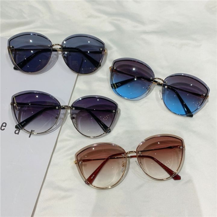 rimless-clip-oval-sun-glasses-for-women-luxury-oversized-retro-vintage-designer-women-sunglasses-car-driving-outside-shades