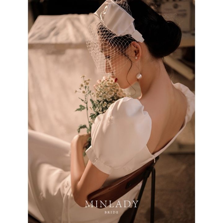 เสื้อผ้าเจ้าสาวทำจากด้ายชุดเดรสแบบสั้นเข้ารูปชุดแต่งงานเจ้าสาวบางเบาทำจากผ้าซาติน-qh024สไตล์เกาหลี