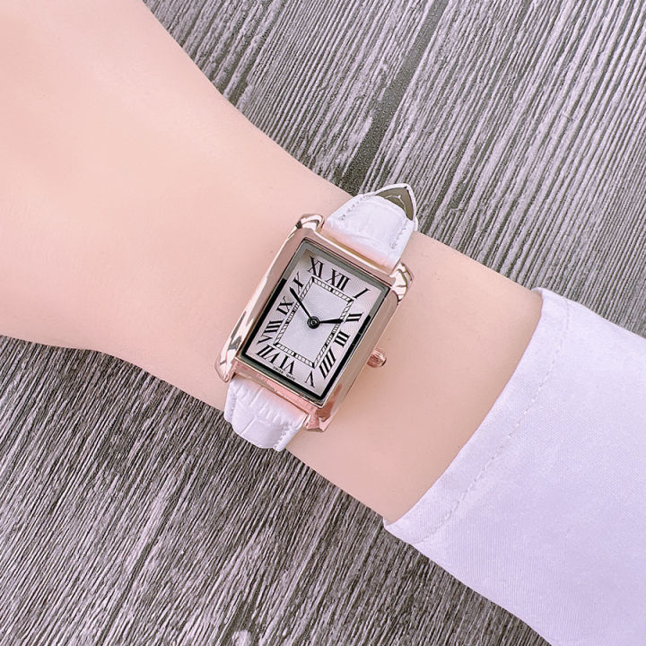 สตรีสดขายร้อนนาฬิกาแฟชั่นลำลองเกาหลีเรียบง่ายนาฬิกาสี่เหลี่ยมเข็มขัดโรมันนาฬิกาควอตซ์